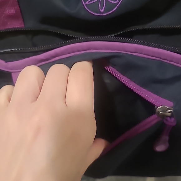 Gaiam Yoga Studio Gym Duffle Bag Black/purple Medium - Picture 2 of 13